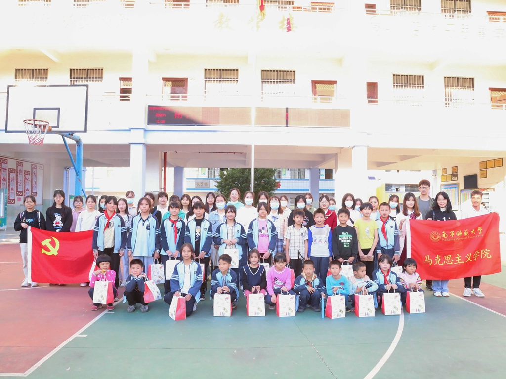 3、合影.jpg